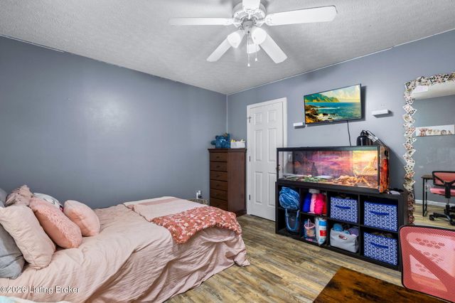 1931 Pitts Point Rd, Shepherdsville, KY 40165
