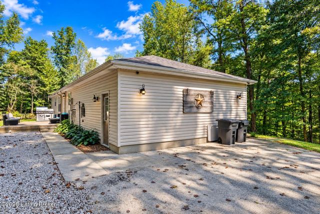 1931 Pitts Point Rd, Shepherdsville, KY 40165