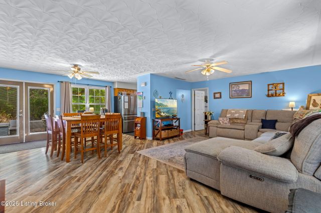 1931 Pitts Point Rd, Shepherdsville, KY 40165