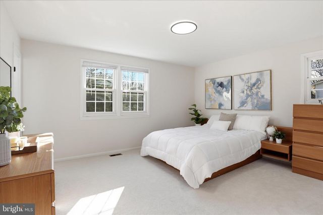 4797 TAPESTRY DR, Fairfax, VA 22032