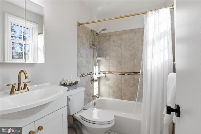 4797 TAPESTRY DR, Fairfax, VA 22032