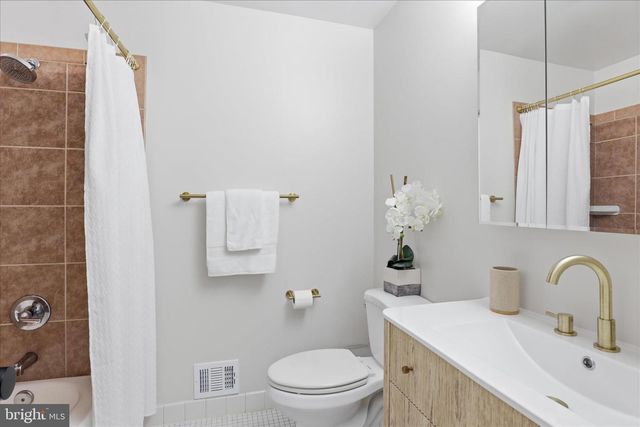 4797 TAPESTRY DR, Fairfax, VA 22032