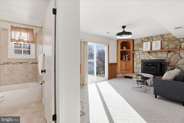 4797 TAPESTRY DR, Fairfax, VA 22032