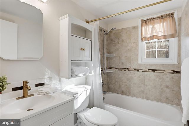 4797 TAPESTRY DR, Fairfax, VA 22032