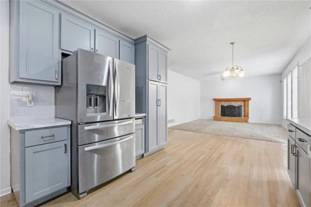 1044 N Troost Avenue, Olathe, KS 66061