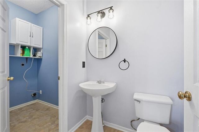 1044 N Troost Avenue, Olathe, KS 66061