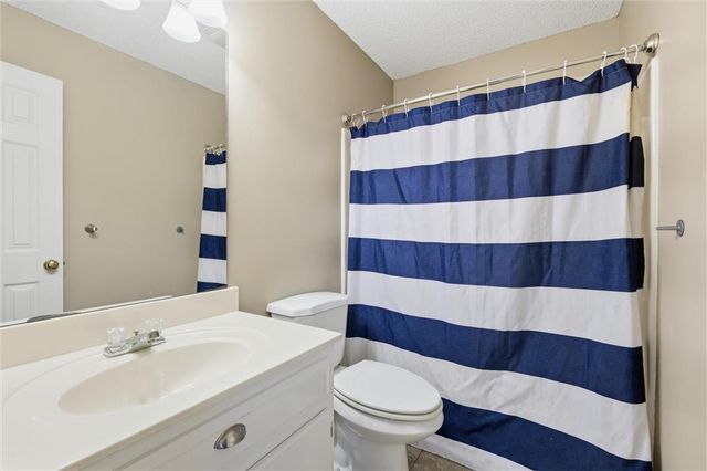 1044 N Troost Avenue, Olathe, KS 66061