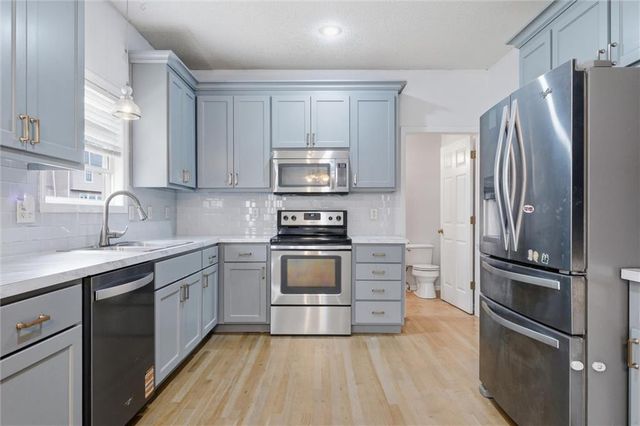 1044 N Troost Avenue, Olathe, KS 66061