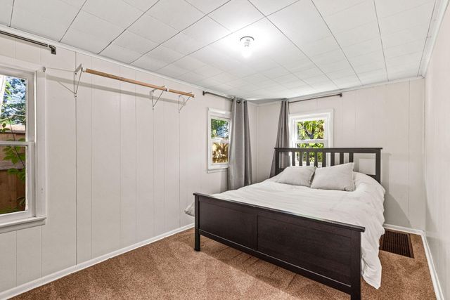 2816 Oxford Street N, Roseville, MN 55113