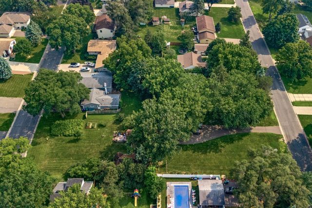 2816 Oxford Street N, Roseville, MN 55113