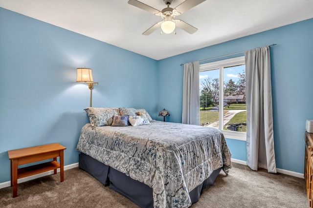 5852 S Farm Rd 157, Springfield, MO 65810