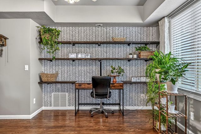 5852 S Farm Rd 157, Springfield, MO 65810