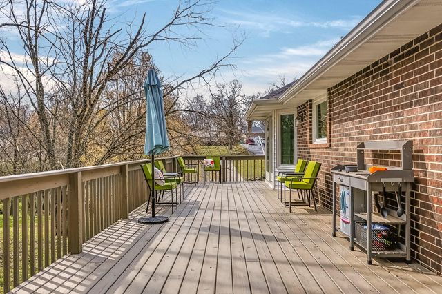 5852 S Farm Rd 157, Springfield, MO 65810