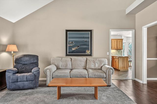 5852 S Farm Rd 157, Springfield, MO 65810