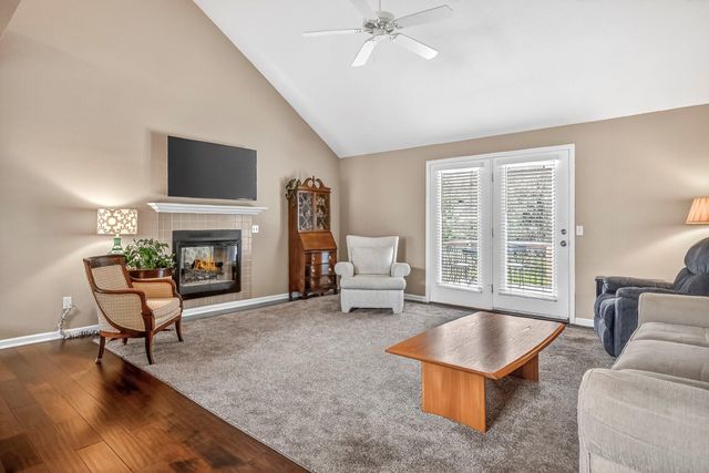 5852 S Farm Rd 157, Springfield, MO 65810