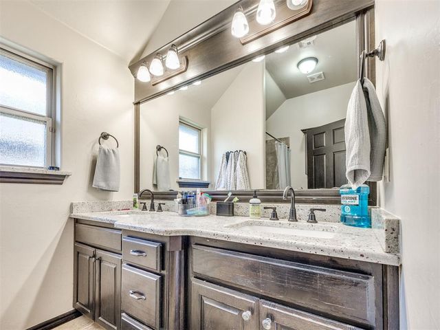9112 SW 36th Street, Mustang, OK 73179