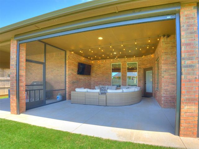 9112 SW 36th Street, Mustang, OK 73179