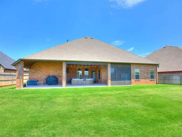 9112 SW 36th Street, Mustang, OK 73179
