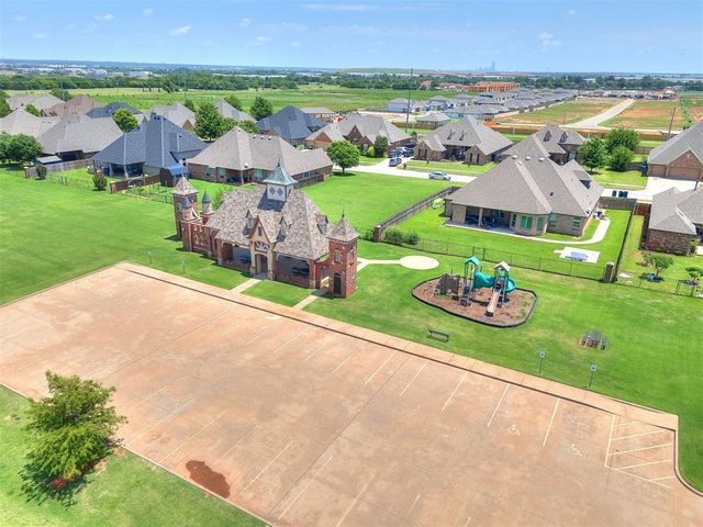 9112 SW 36th Street, Mustang, OK 73179