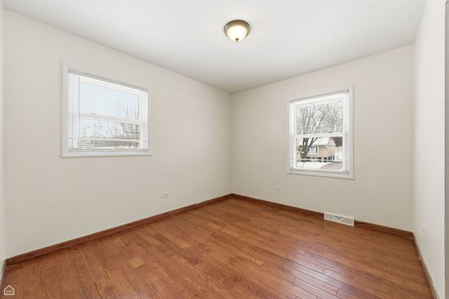 250 E Maple Drive, Glenwood, IL 60425