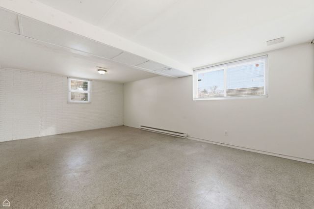 250 E Maple Drive, Glenwood, IL 60425