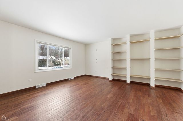 250 E Maple Drive, Glenwood, IL 60425