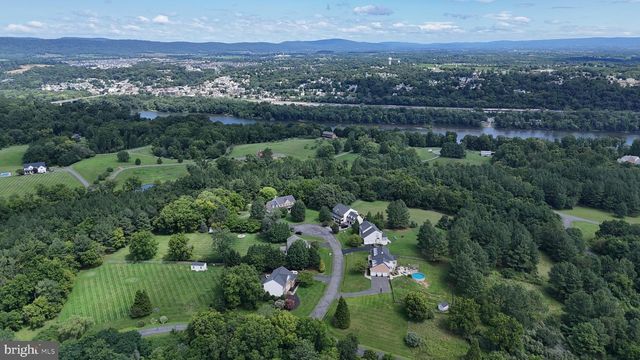 11489 POTOMAC HEIGHTS LN, Lovettsville, VA 20180