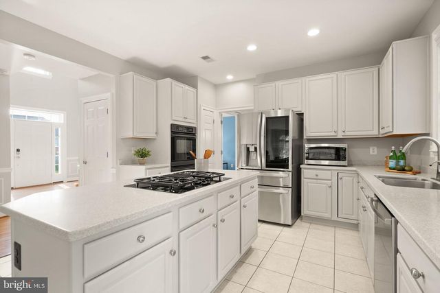 11489 POTOMAC HEIGHTS LN, Lovettsville, VA 20180