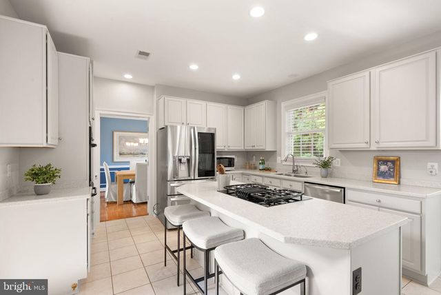 11489 POTOMAC HEIGHTS LN, Lovettsville, VA 20180