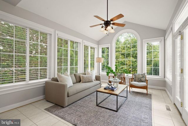 11489 POTOMAC HEIGHTS LN, Lovettsville, VA 20180