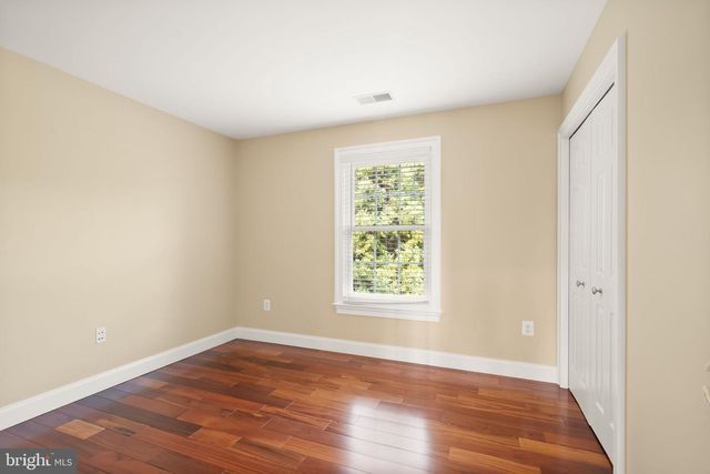 11489 POTOMAC HEIGHTS LN, Lovettsville, VA 20180