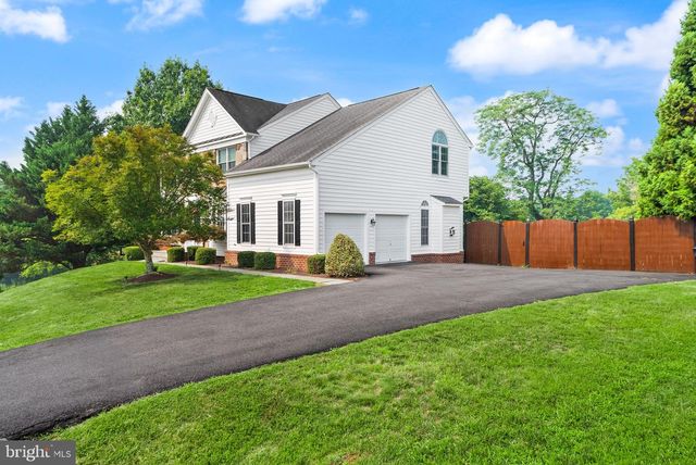11489 POTOMAC HEIGHTS LN, Lovettsville, VA 20180