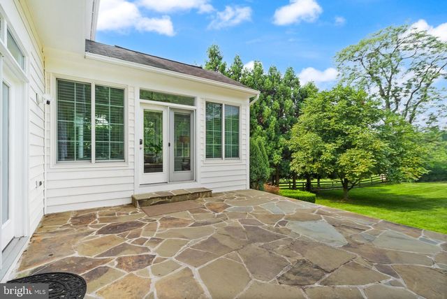 11489 POTOMAC HEIGHTS LN, Lovettsville, VA 20180