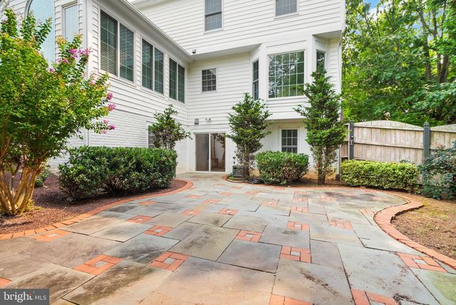 11489 POTOMAC HEIGHTS LN, Lovettsville, VA 20180