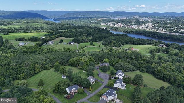 11489 POTOMAC HEIGHTS LN, Lovettsville, VA 20180