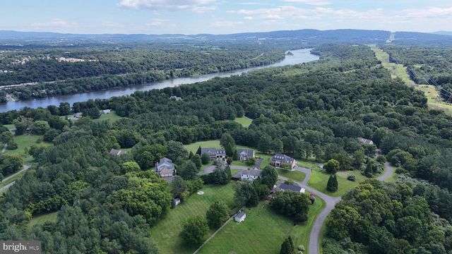 11489 POTOMAC HEIGHTS LN, Lovettsville, VA 20180
