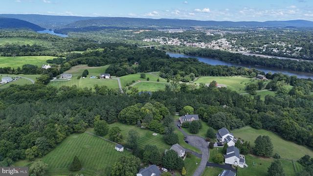 11489 POTOMAC HEIGHTS LN, Lovettsville, VA 20180