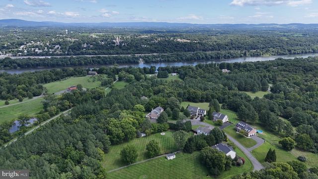 11489 POTOMAC HEIGHTS LN, Lovettsville, VA 20180