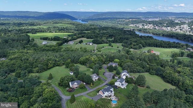 11489 POTOMAC HEIGHTS LN, Lovettsville, VA 20180