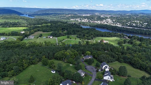 11489 POTOMAC HEIGHTS LN, Lovettsville, VA 20180