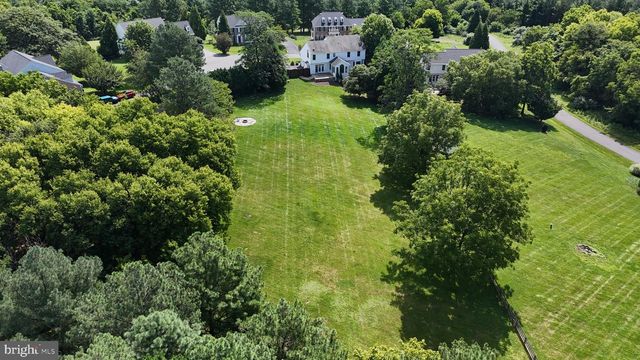 11489 POTOMAC HEIGHTS LN, Lovettsville, VA 20180