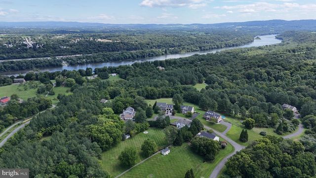 11489 POTOMAC HEIGHTS LN, Lovettsville, VA 20180