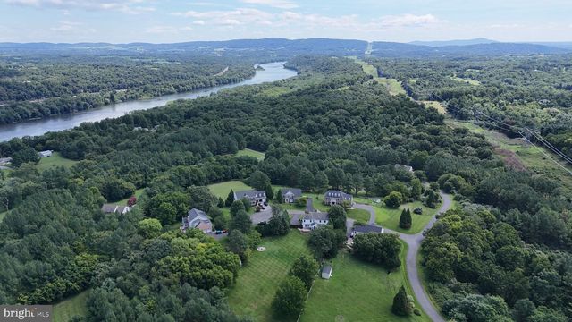 11489 POTOMAC HEIGHTS LN, Lovettsville, VA 20180