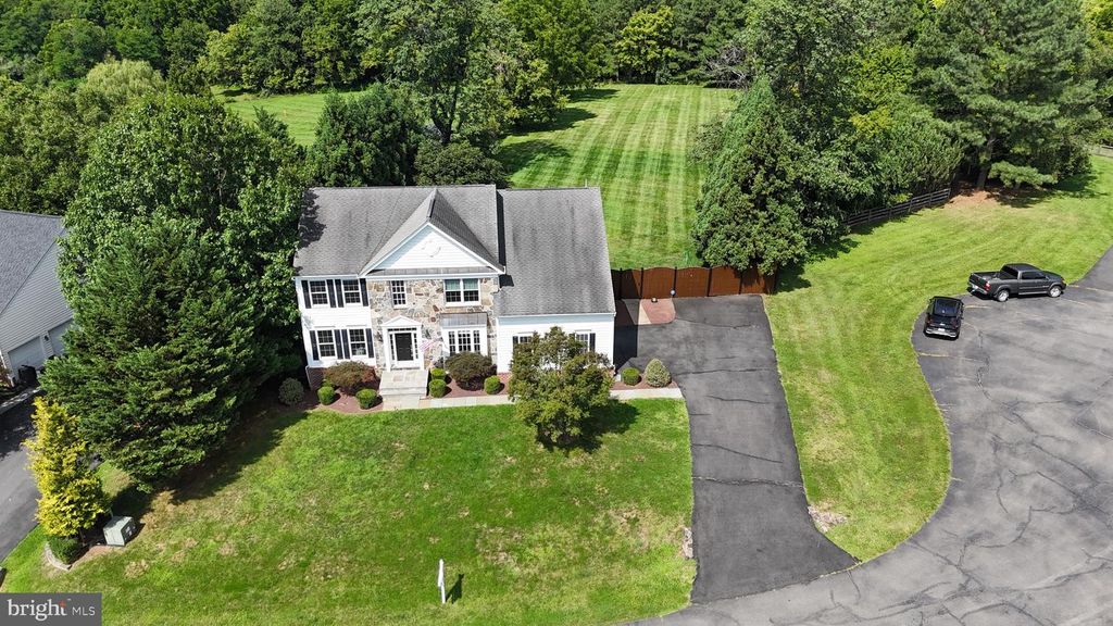 11489 POTOMAC HEIGHTS LN, Lovettsville, VA 20180