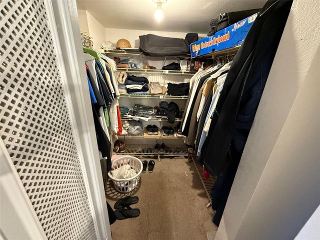 3375 N Country Club Dr 1005, Miami, FL 33180