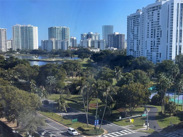 3375 N Country Club Dr 1005, Miami, FL 33180