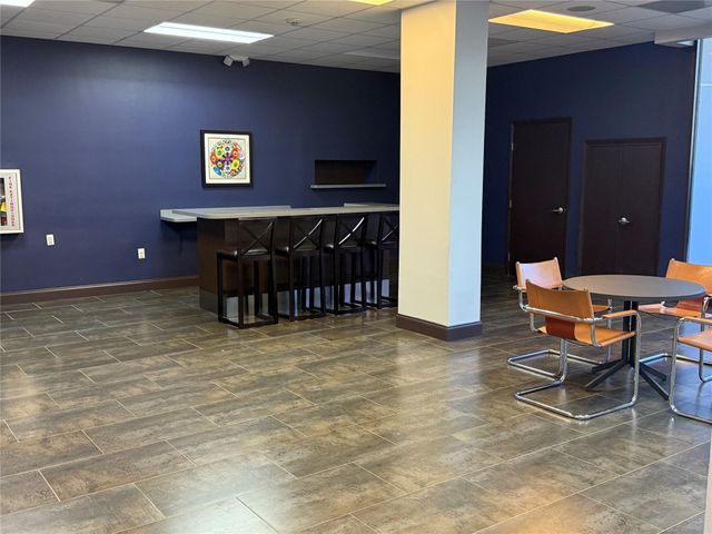 3375 N Country Club Dr 1005, Miami, FL 33180