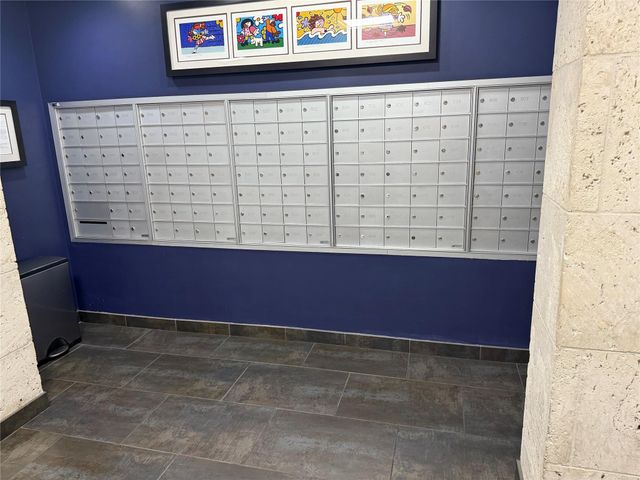 3375 N Country Club Dr 1005, Miami, FL 33180