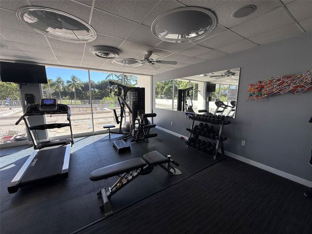 3375 N Country Club Dr 1005, Miami, FL 33180