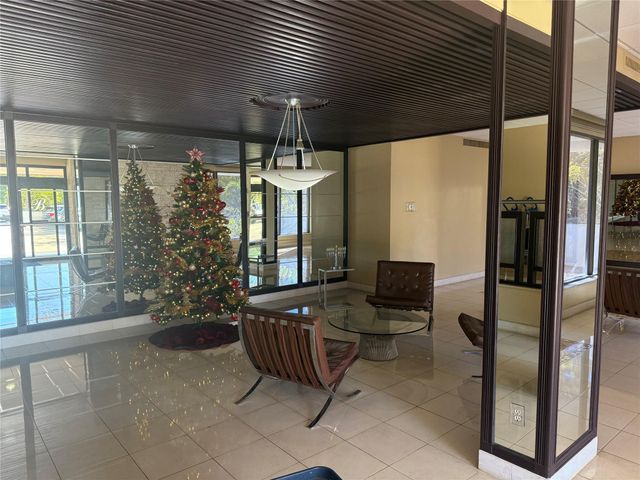 3375 N Country Club Dr 1005, Miami, FL 33180